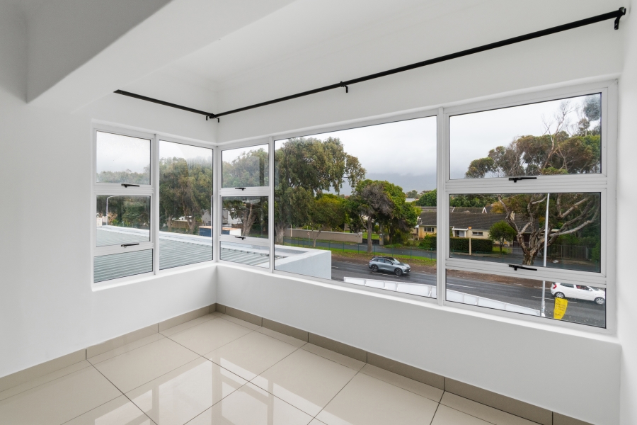 1 Bedroom Property for Sale in Heathfield Western Cape